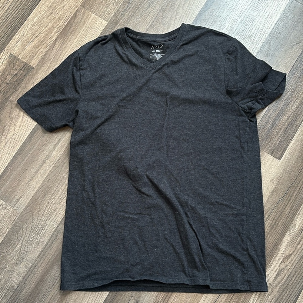 Men’s apt 9 v neck premier flex t-shirt